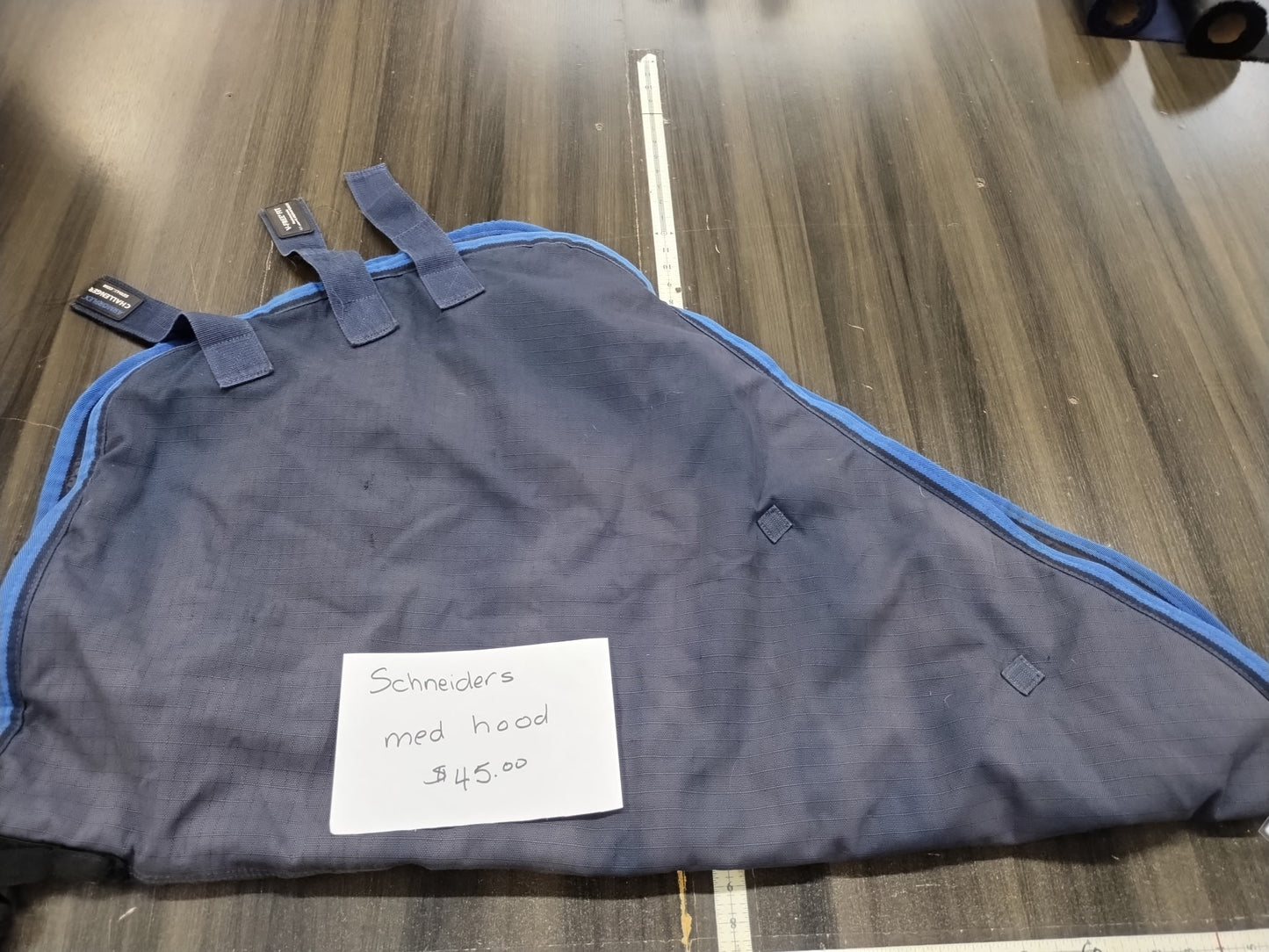 Schneiders Medium Hood