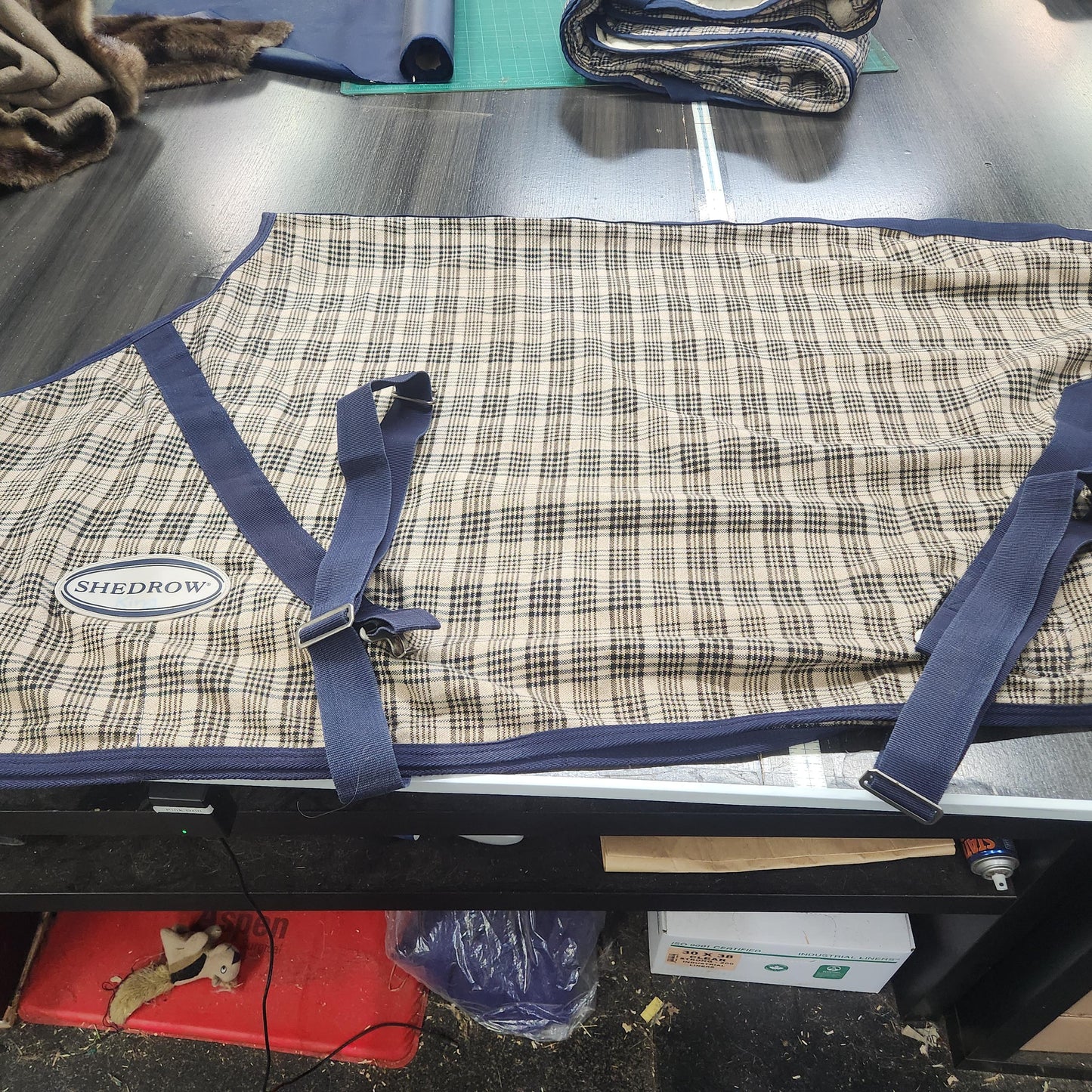 Shedrow 78" heavy stable