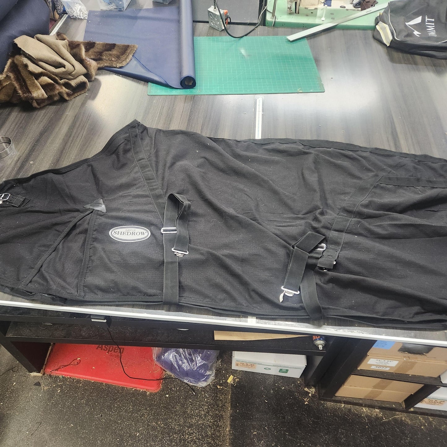 Shedrow 80" light stable sheet